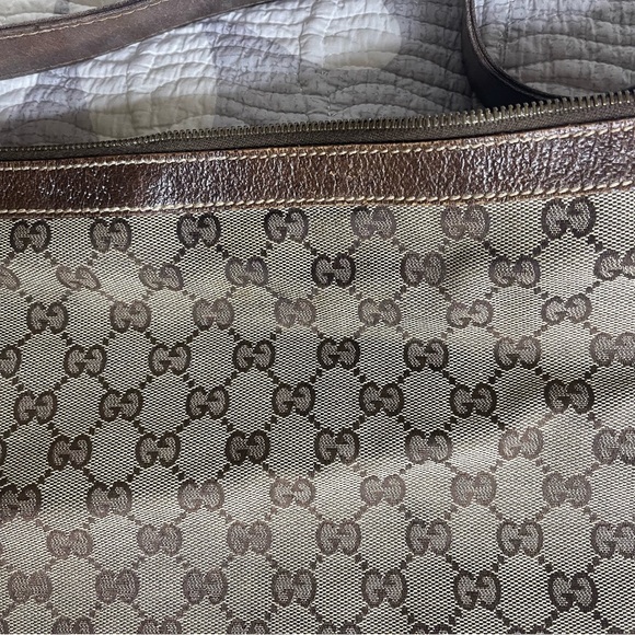 Authentic Vintage Gucci Crossbody Bag - Picture 3 of 16